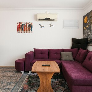 Standard Apartment, Multiple Beds, Pool View