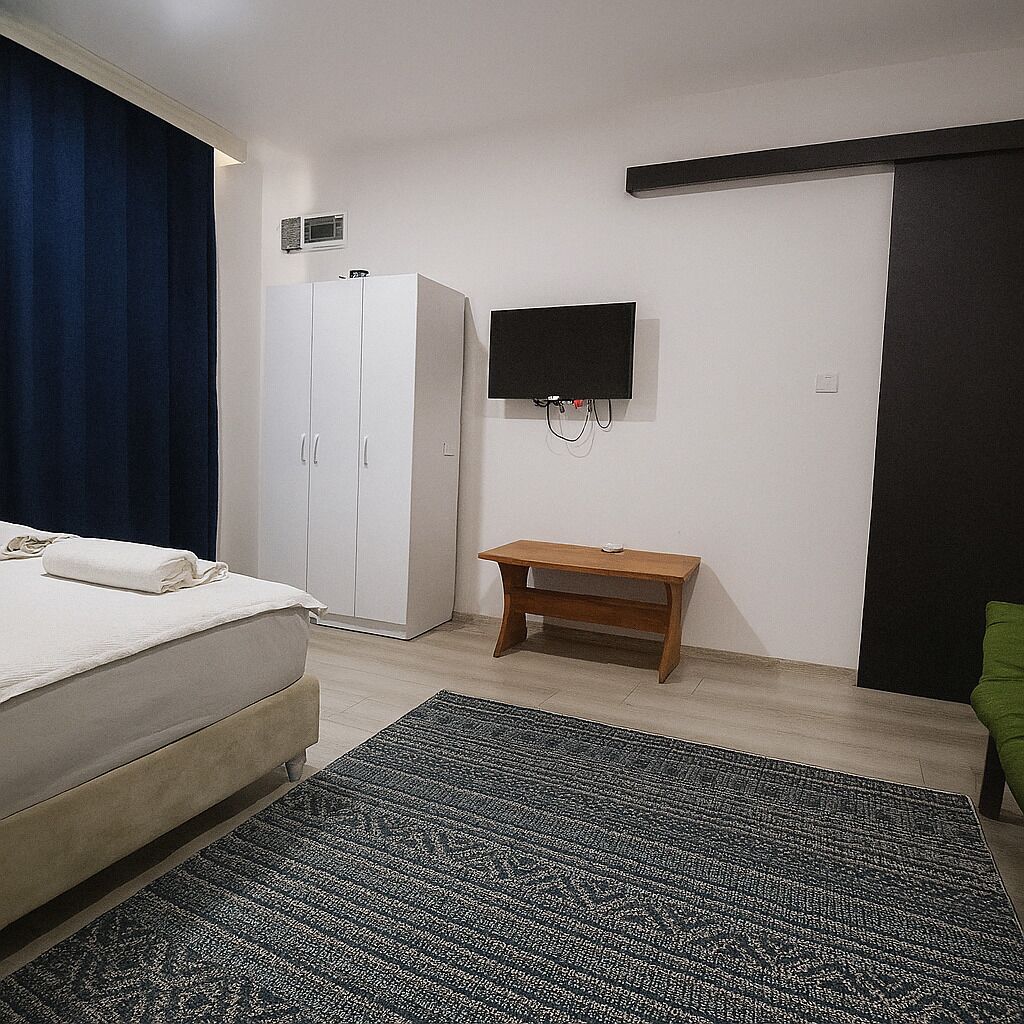 Camera Standard, 1 letto matrimoniale, vista piscina | Biancheria da letto di alta qualità, minibar, una scrivania