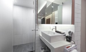 Twin Room | Bathroom | Slippers - Hotel Yaja Gwangju Mudeungsan branch (Gwangju)