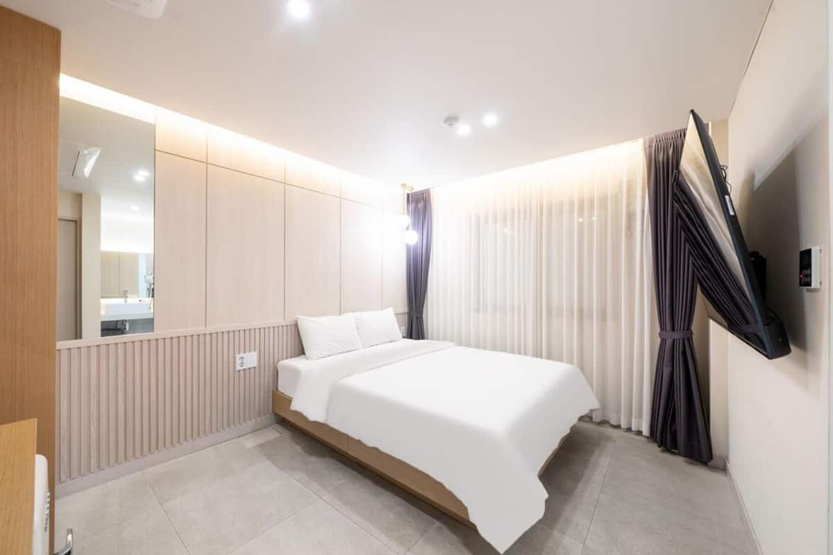 Suite | 防敏寢具、特厚豪華床墊、遮光窗簾/窗簾、免費 Wi-Fi