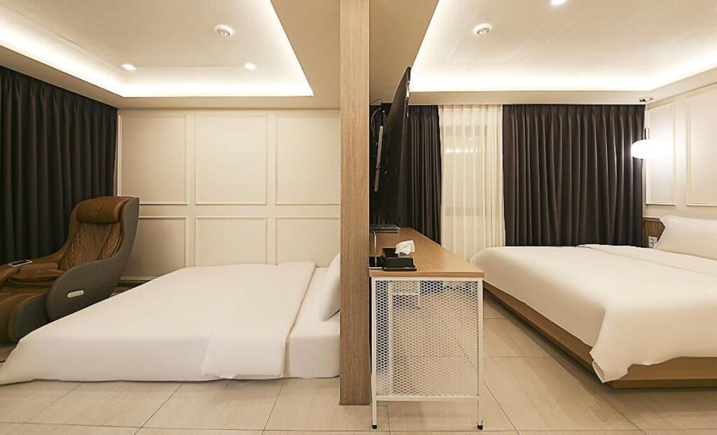 Double Room, Mountain View