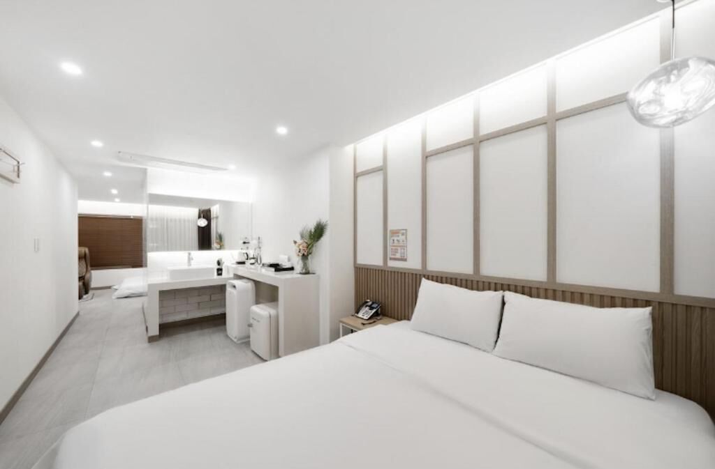 Double Room, Mountain View