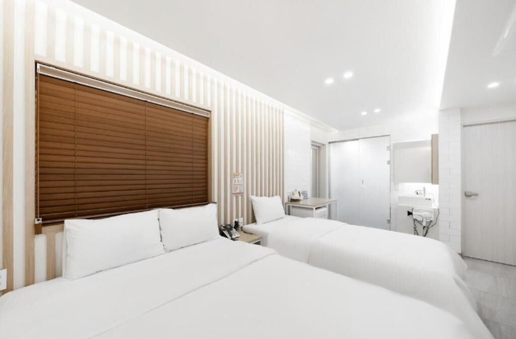 Twin Room, Mountain View