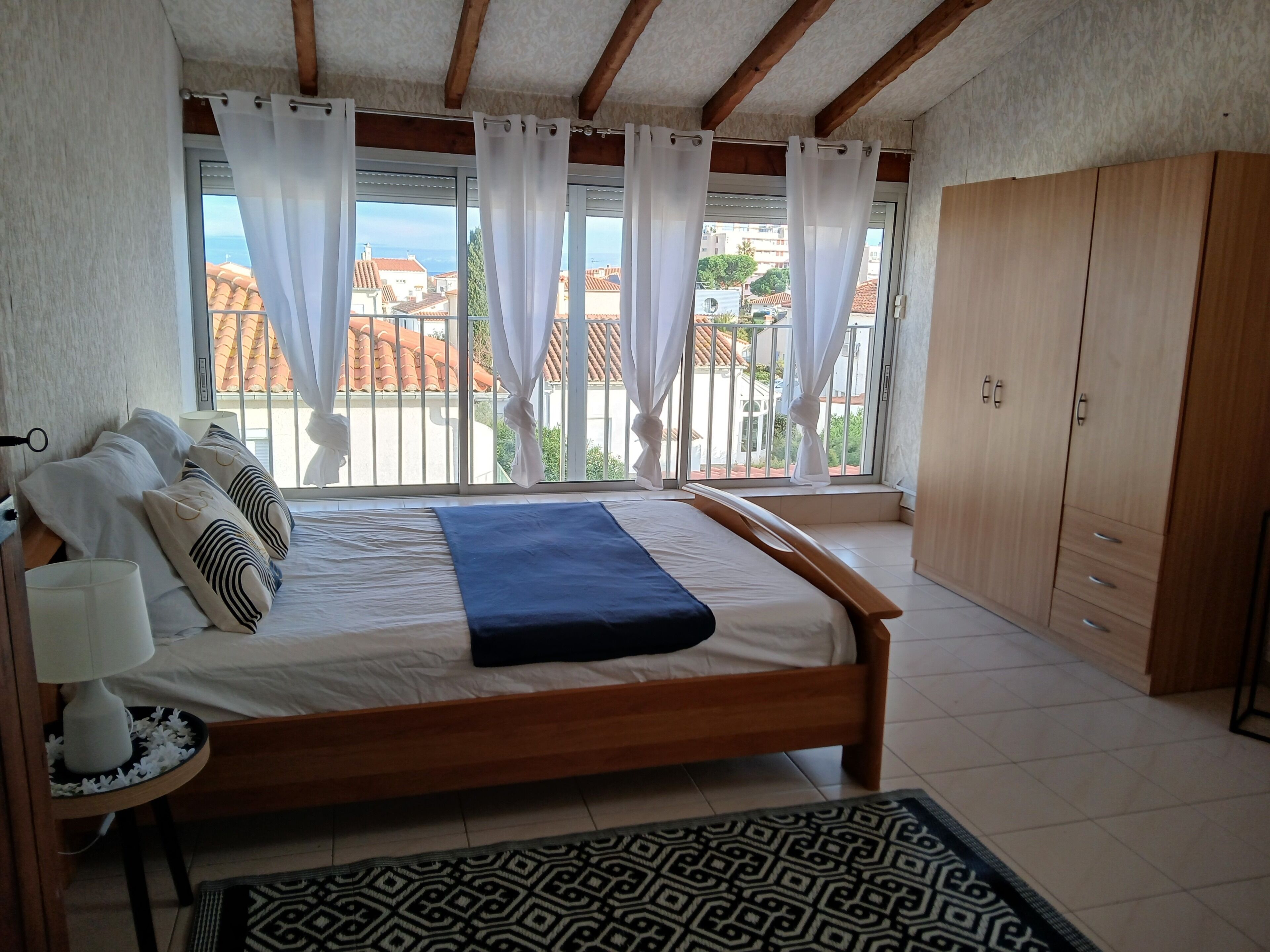 4 chambres, Wi-Fi gratuit, draps fournis
