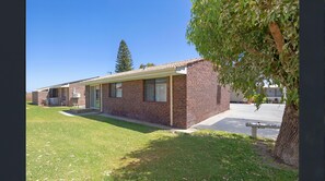 Exterior - Ocean Beach Chalet 18 (Jurien Bay)