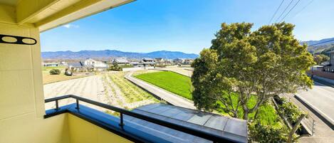 Casa Deluxe, balcón, vista al jardín | Áreas de la propiedad