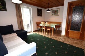 Classic Apartment, 2 Bedrooms | Dining - Cozy Apartment With a Beautiful View (Kappl)