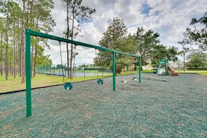 Children's area - Large Villa - Close to Disney with extended patio and golf course views (Davenport)