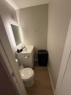 Hair dryer, towels - Perfect 2-bedroom apartment in charming residential area in mid city Los Angeles (Los Angeles)