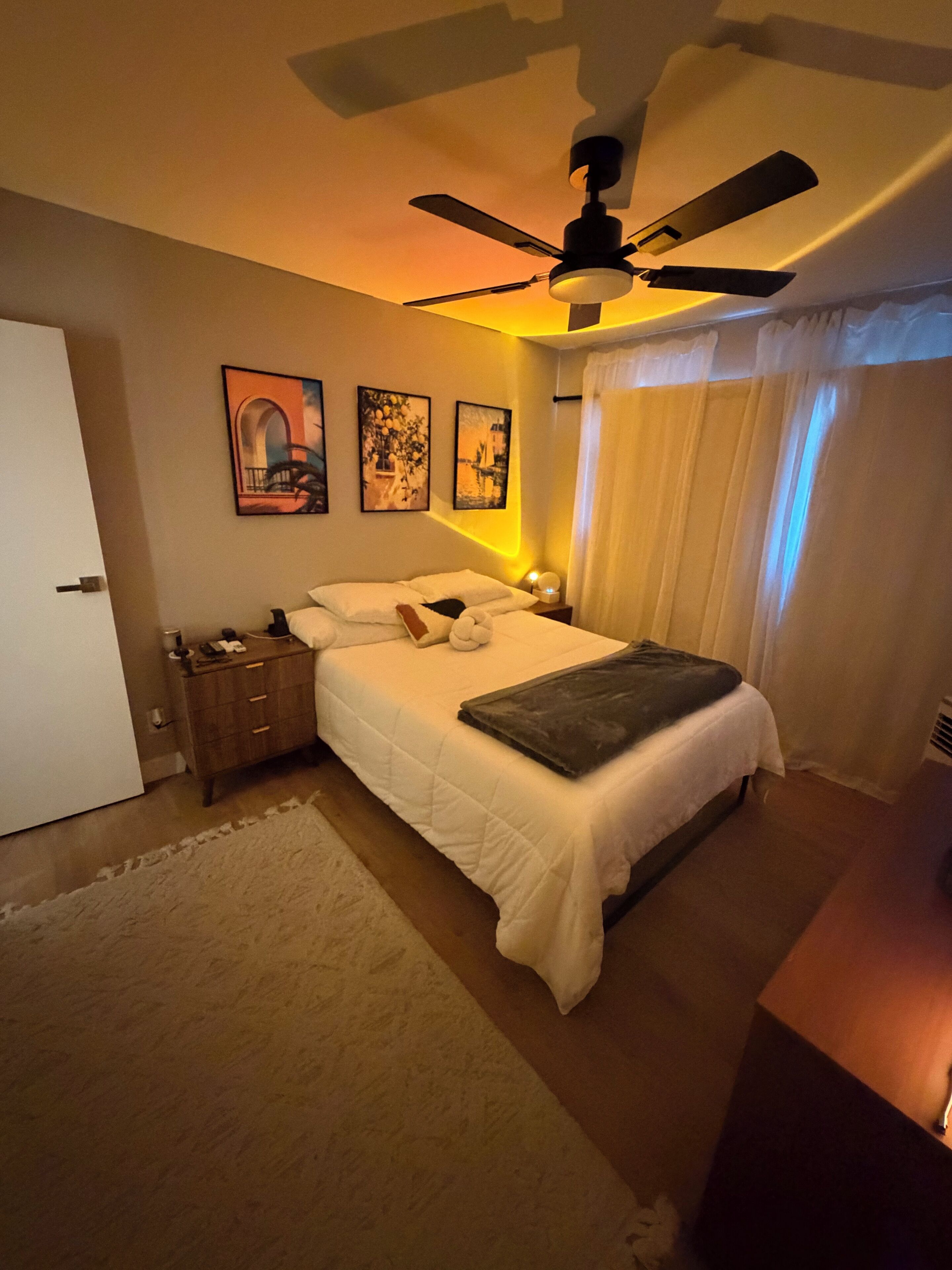 2 bedrooms, iron/ironing board, WiFi, bed sheets
