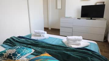 2 chambres, fer et planche Ă repasser, draps fournis