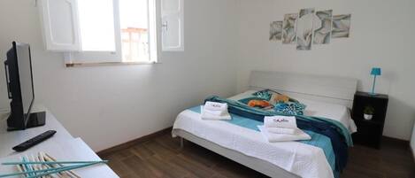 2 Schlafzimmer, BĂŒgeleisen/BĂŒgelbrett, BettwĂ€sche