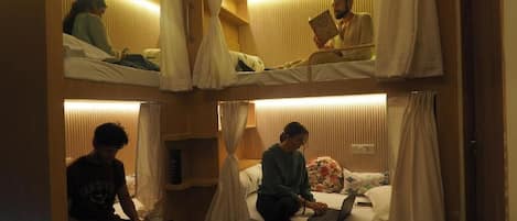 Deluxe Shared Dormitory | Free WiFi