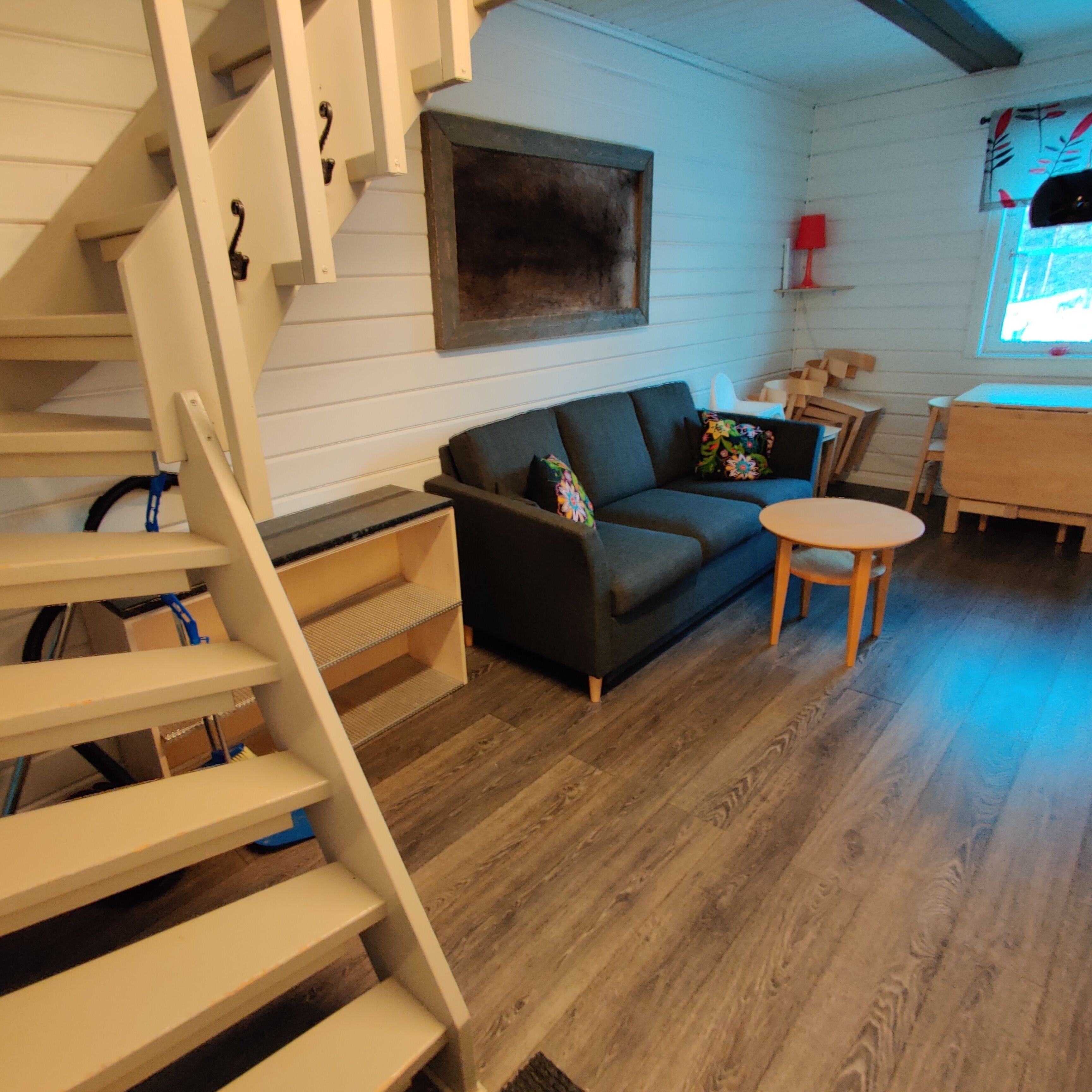 Cabaña, varias camas | Área de sala de estar