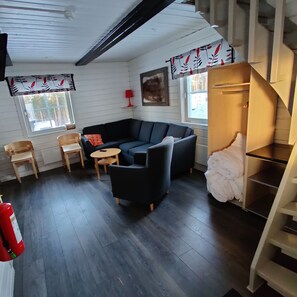 Cabin, Multiple Beds | Living area