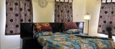 2 chambres, fer et planche Ă repasser, literie fournie
