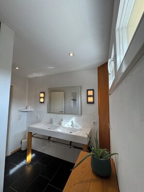 Bathroom - Vrbo Property (Sulzburg)