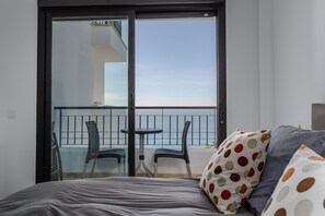 3 bedrooms, iron/ironing board, WiFi, bed sheets - Apartment 'Roya Vistamar' with Sea View, Wi-Fi and Air Conditioning (Torrox)