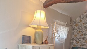 Unclassified image, 4 of 6, button - Romantic Rustic rural Stable conversion peaceful village setting. (Fontaine-l'Étalon)