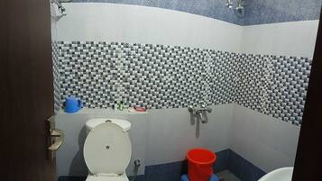 Deluxe Room | Bathroom