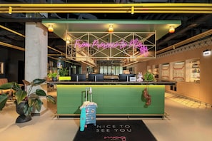 Reception - Moxy Budapest Downtown (Budapest)