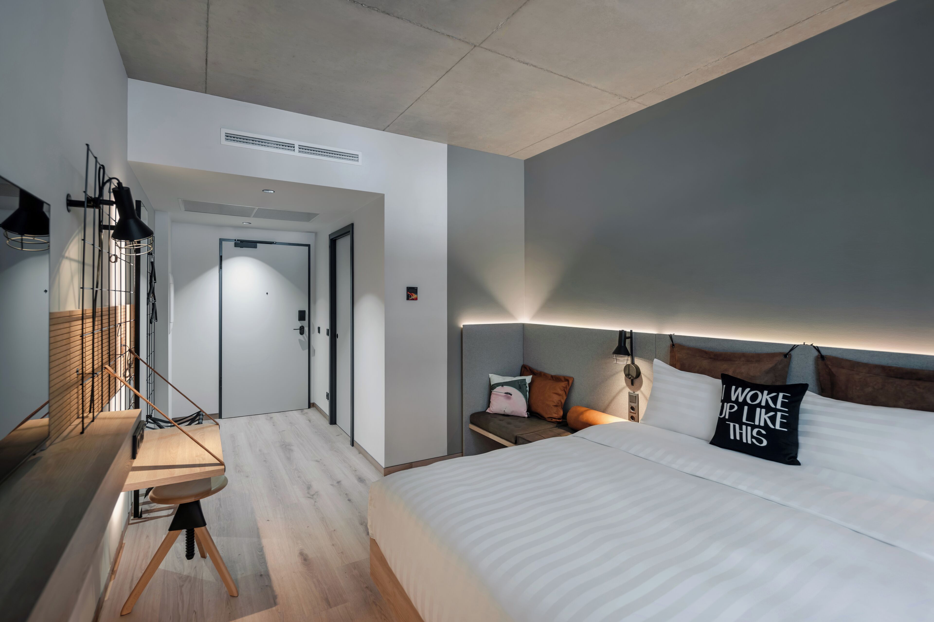 Standard Room, 1 Queen Bed