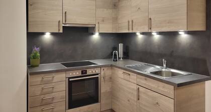 Dreimäderlhof Apartment with Private Garden, Terrace, and Wi-Fi