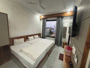 Room - Hotel Shyam Jagat Palace (Khatoo)