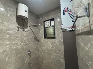 Free toiletries, towels, soap, shampoo - Hotel Shyam Jagat Palace (Khatoo)