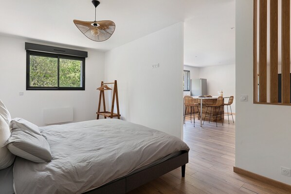 1 bedroom, WiFi, bed sheets
