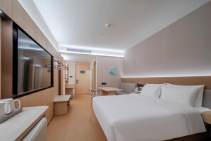 Down duvets, free minibar, desk, laptop workspace - Ji Hotel  Huangpu Knowledge City Store (Guangzhou)