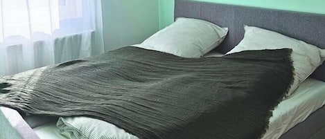 1 bedroom, Internet, bed sheets