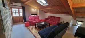 Living area - Vrbo Property (Rosières)
