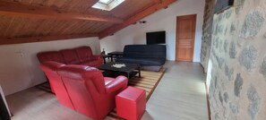 Living area - Vrbo Property (Rosières)