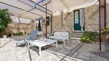 Standard Double Room, Courtyard View | Terrace/patio