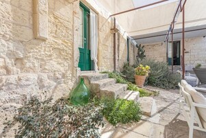 Standard Double Room, Courtyard View | Terrace/patio