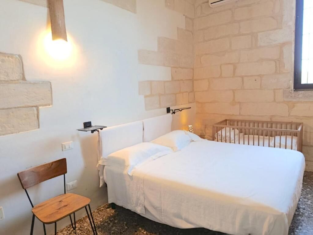 Kahden hengen businesshuone, 1 keskisuuri parisänky, näköala pihalle