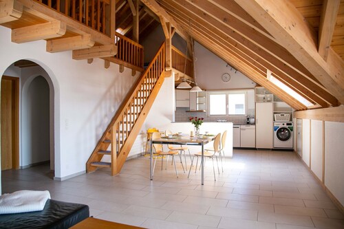 Wohnung mit Bergblick in Goldiwil|Balkon&Garage