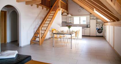 Wohnung mit Bergblick in Goldiwil|Balkon&Garage