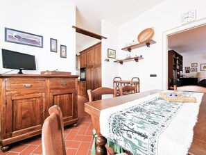 Dining - Villa Mirella Seafront (Marina di Campo)