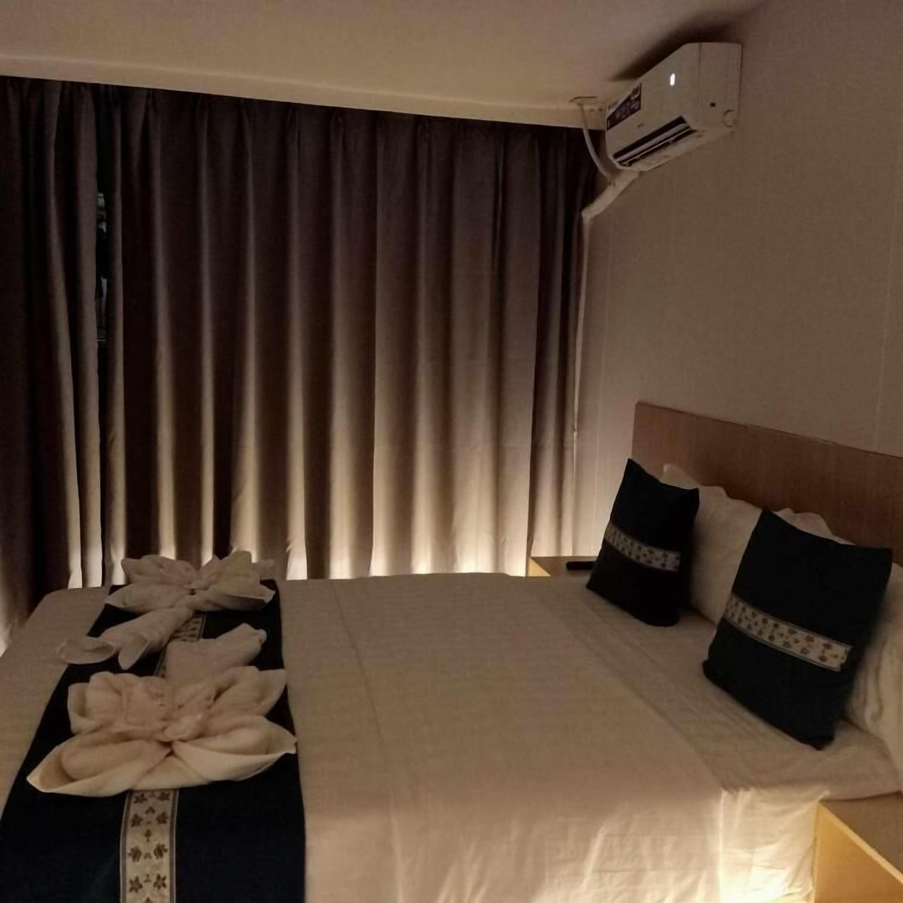 Standard Single Room, City View | Meja, langsir/tirai gelap terus, kalis bunyi, Wi-fi percuma 