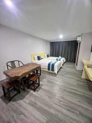 Family Double or Twin Room, City View - Venice Star Grand Hotel (Manila)