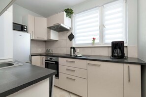 Fridge, microwave, oven, stovetop - Seaside Apartment for 6 Persons | Close to the Beach and ERGO ARENA (Gdańsk)