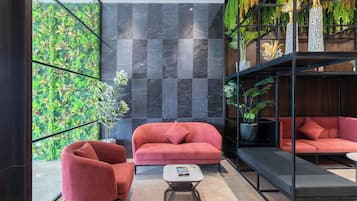 Sala de estar en el lobby