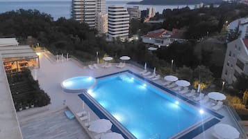 Piscine extérieure (ouverte en saison)