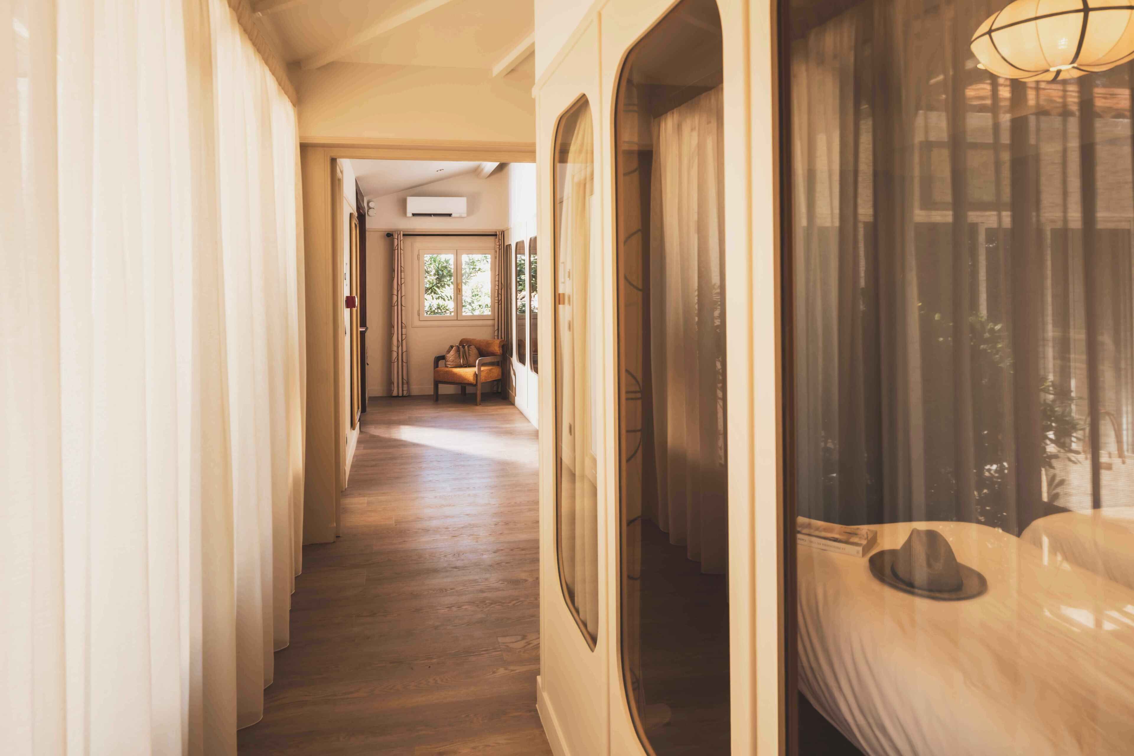 3 bedrooms, in-room safe, WiFi, bed sheets