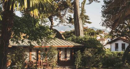 Jardin privé avec vue ville, proche plage