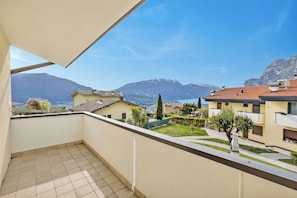 Family Apartment, Multiple Bedrooms (Olimpia Home) | Property grounds - Olimpia Home (Tenno)