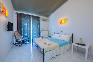 Room - Villa “Thiseos Georgia’s Private Paradise” with Private Pool and Sea View (Archeo Limani)