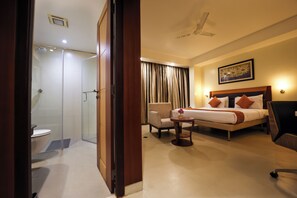 Deluxe Room | Bathroom - Anukulas Residency (Vellore)